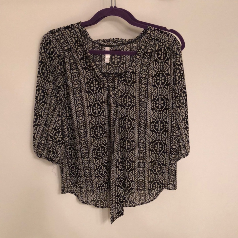 Black and white long sleeve dress shirt!